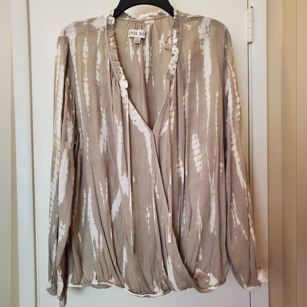 Women's long sleeve top